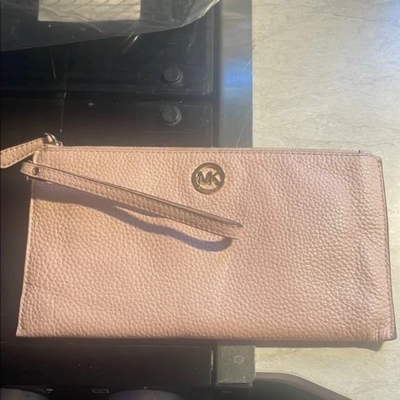 Michael Kors Pebbled Leather Wristlet - Blush Pink - Picture 1 of 12